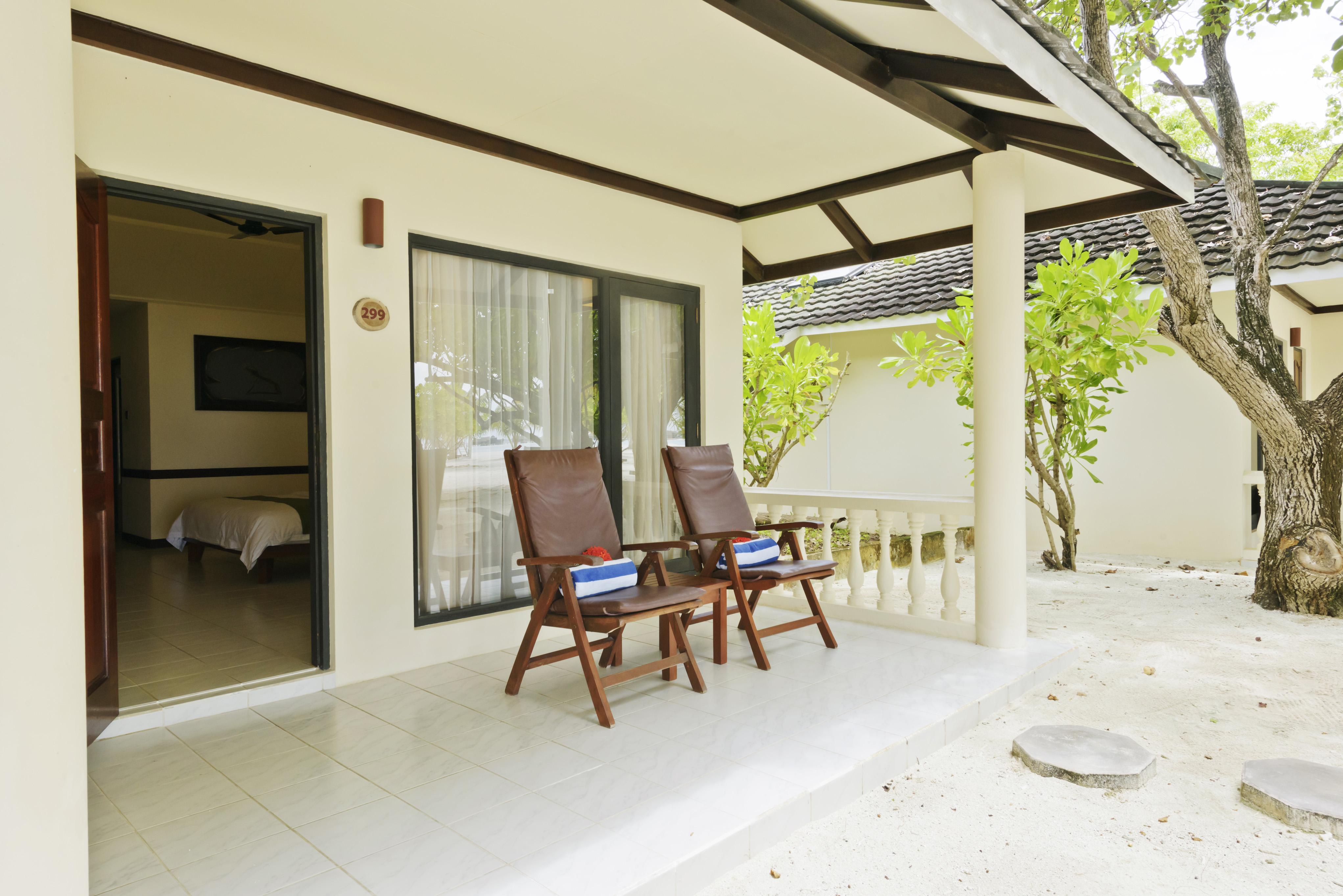 Villa Nautica Paradise Island Resort Himmafushi Exterior foto A beach villa at the resort